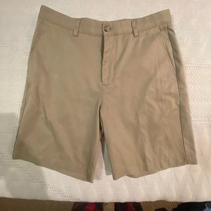 Vineyard Vines “Links Short” Size 33